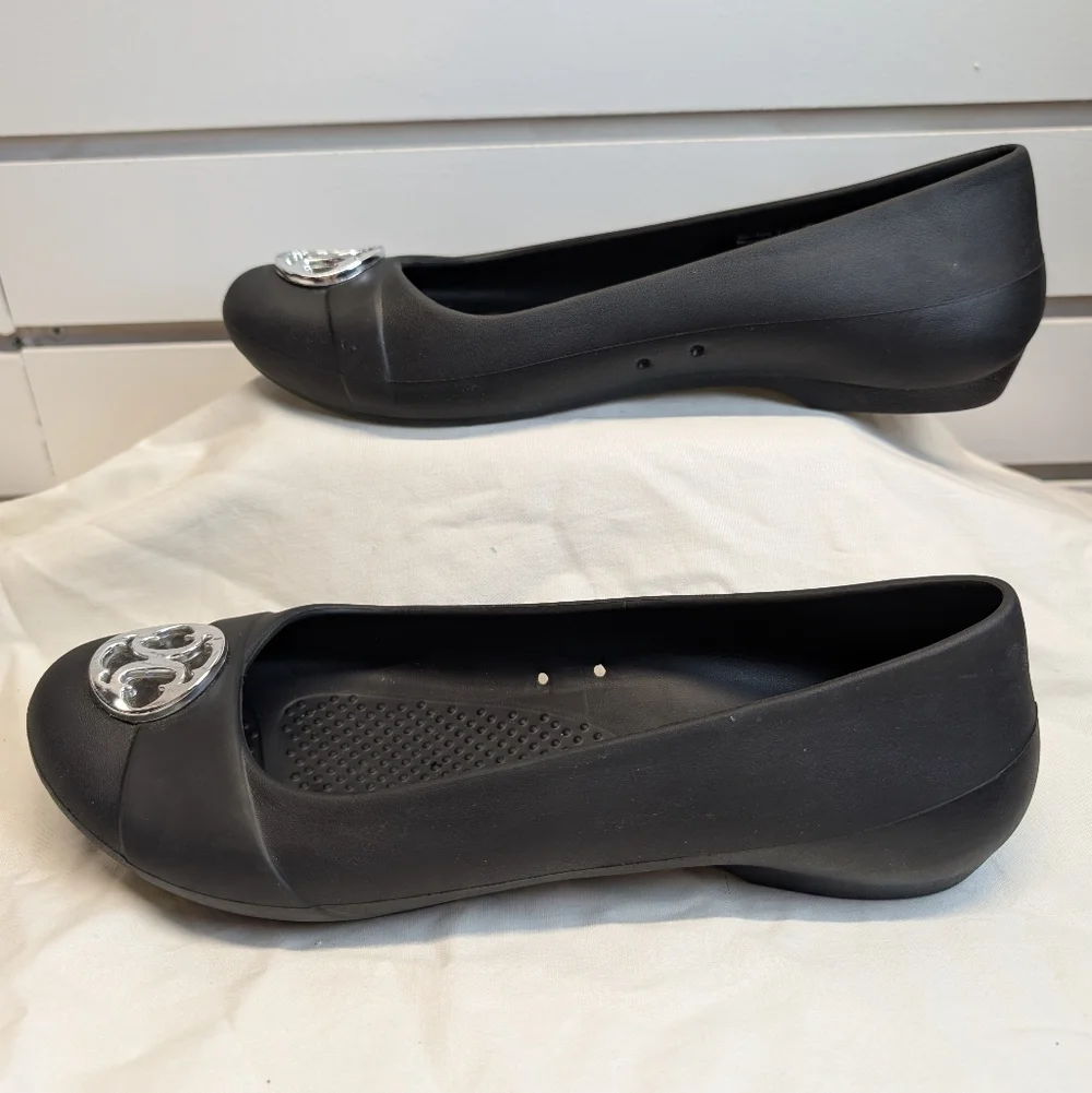 Crocs Gianna Disc Black Silver Ballet Slip On Comfort Flats Women’s size 8 NWOT